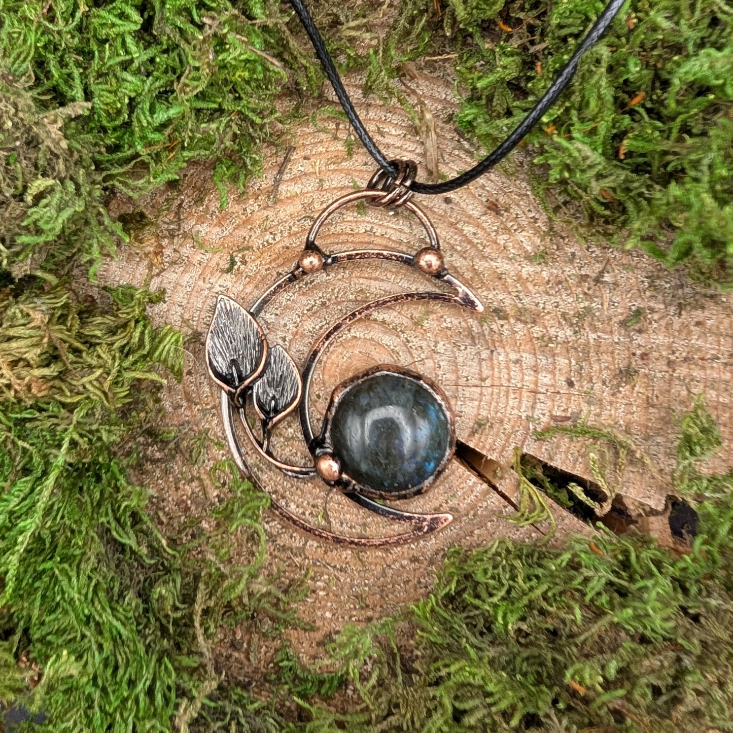 Moon & Leaf Labradorite Pendant