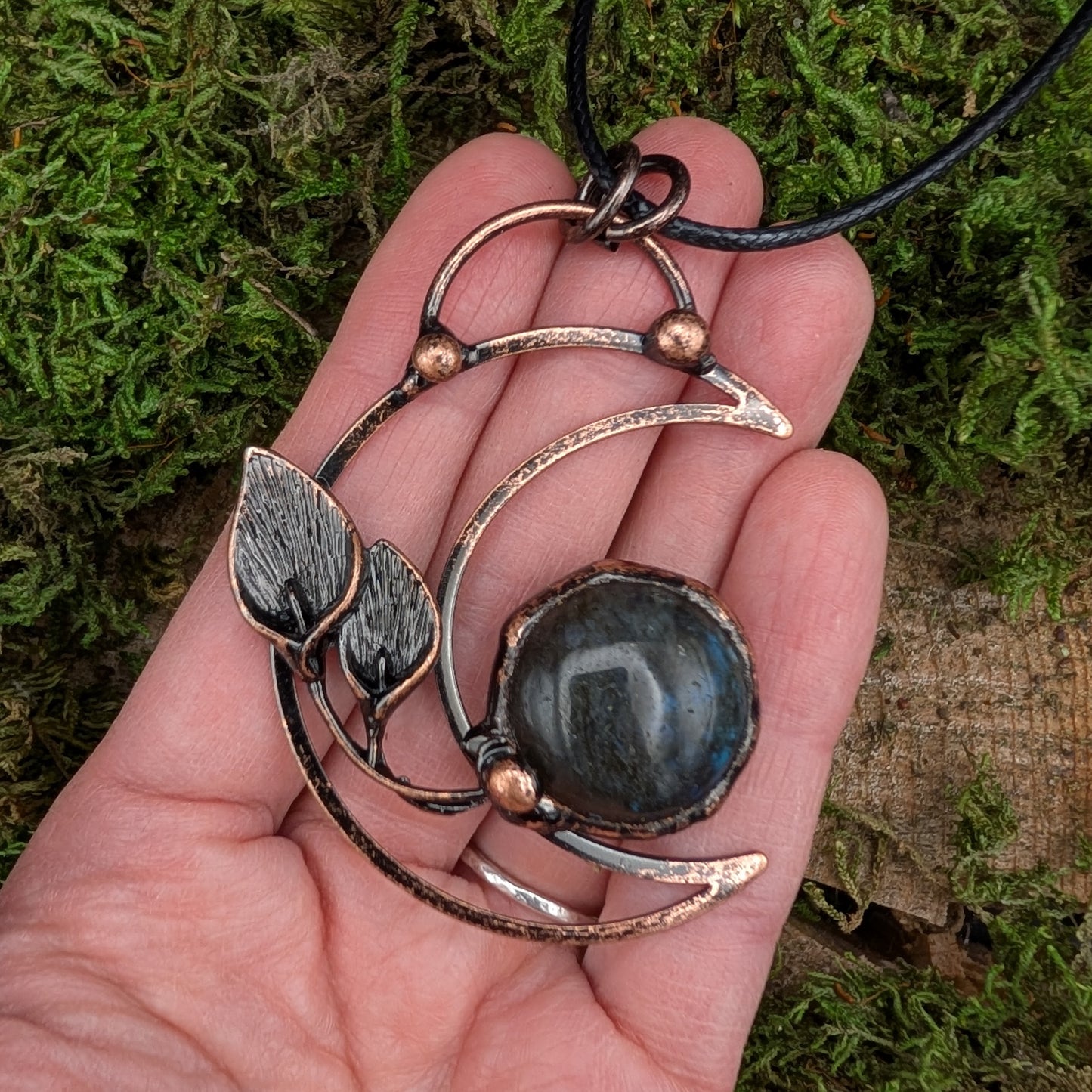 Moon & Leaf Labradorite Pendant