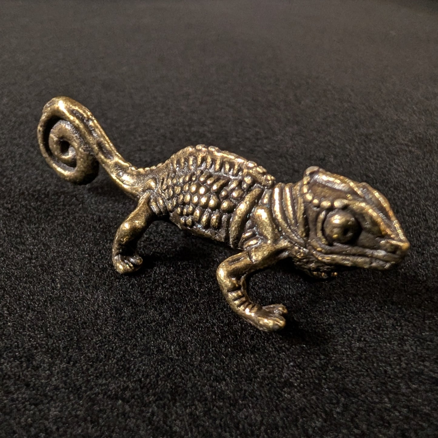 Brass chameleon