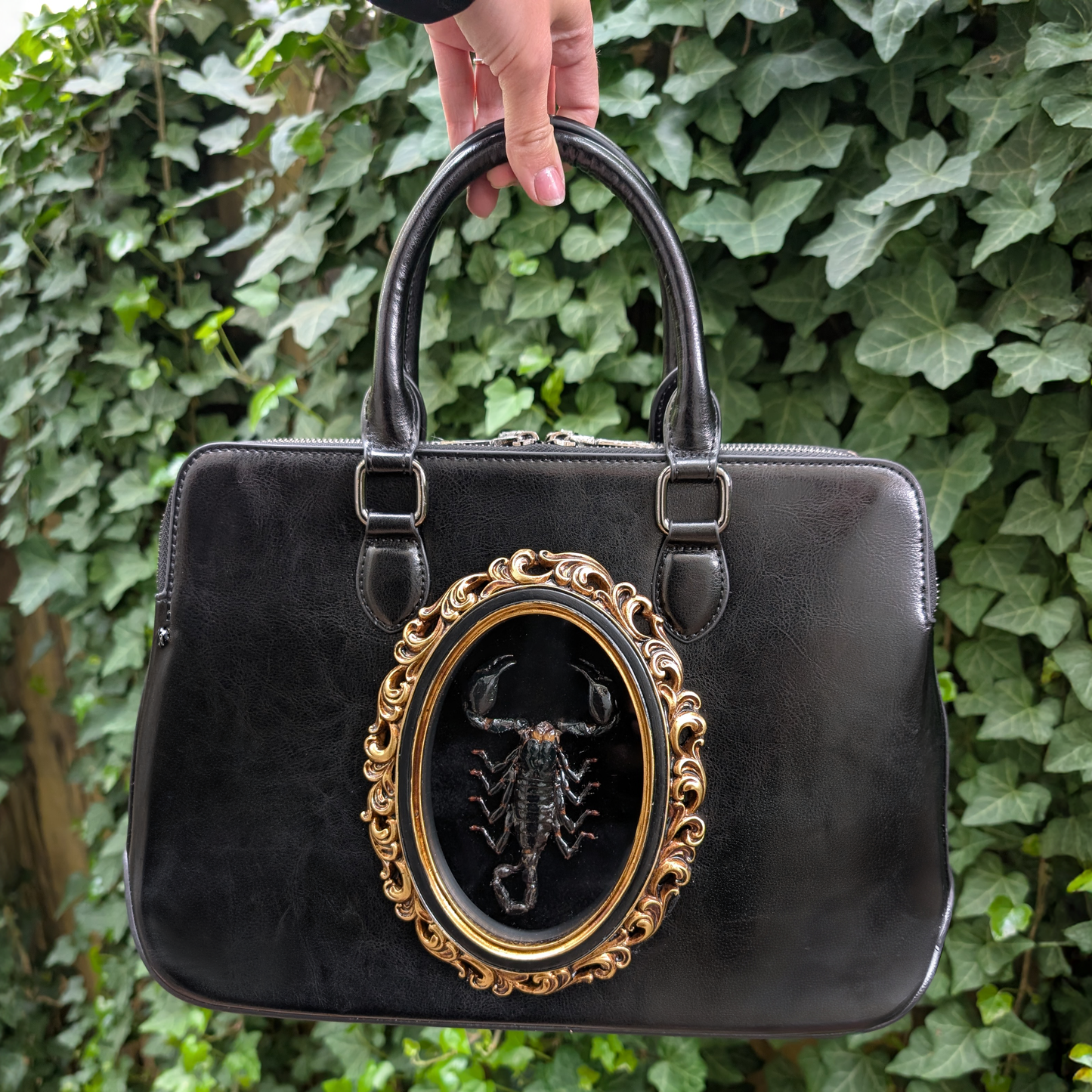 Real Scorpion Handbag - Gold Frame
